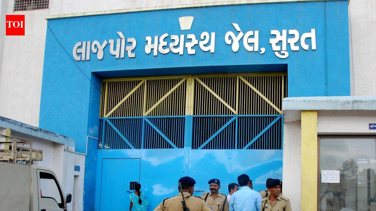 Undertrial in murder-robbery cases found hanged in Lajpore jail | Surat ...
