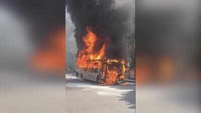 17 passengers escape unhurt as MSRTC electric bus catches fire near ...