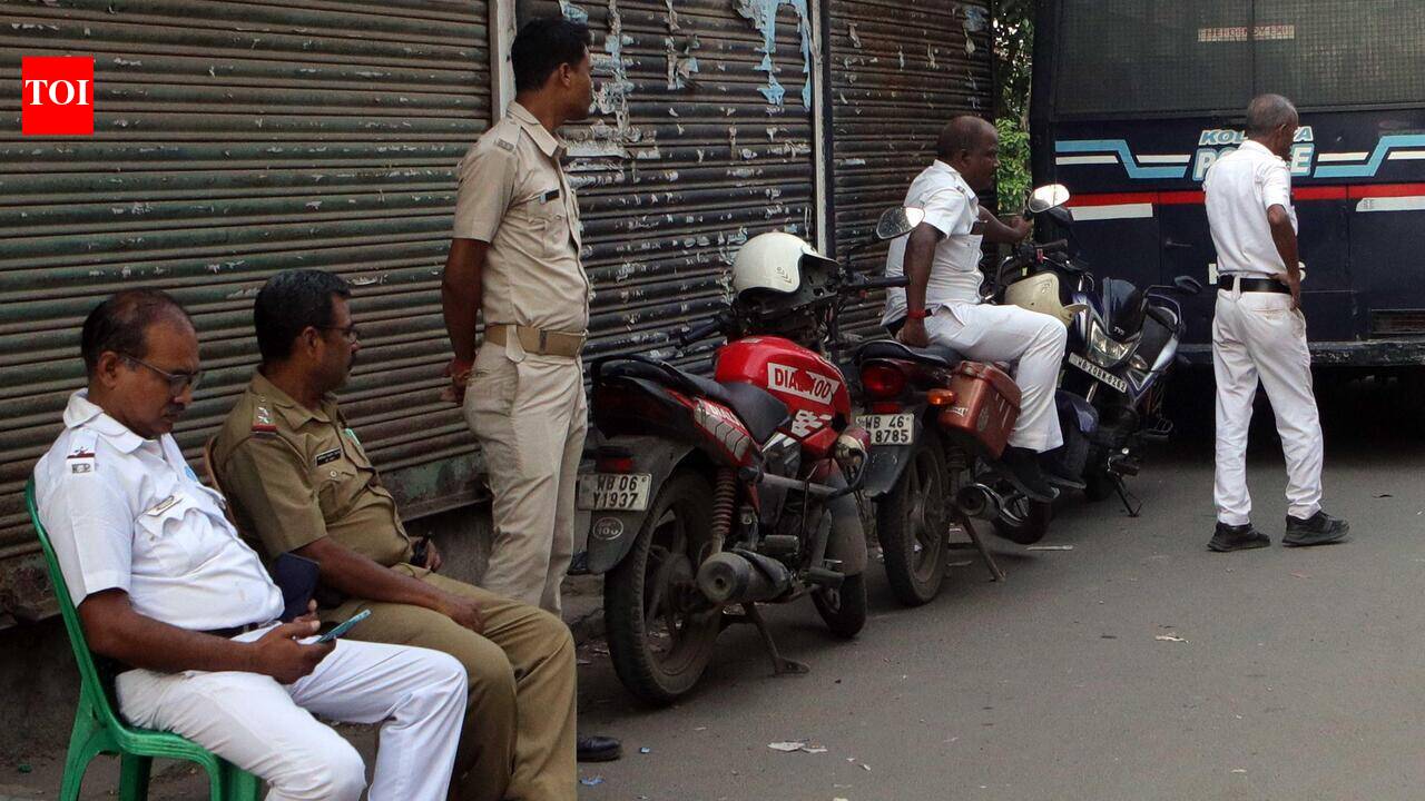 Behala horror: Girlfriend's family parades teen, dad, friend naked at gunpoint