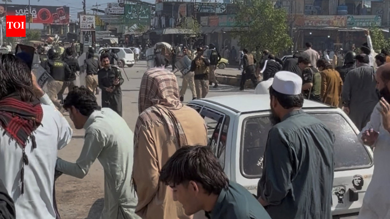 Afghan returnees face police raids, arbitrary detention in Pakistan's KP after emergency: Report