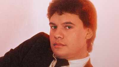 In 1995, Juan Gabriel bought his former South Florida estate for USD 1.3 million; now it has been listed on the market for USD 39 million