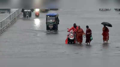 Heavy rain floods Puri roads, disrupts tourism