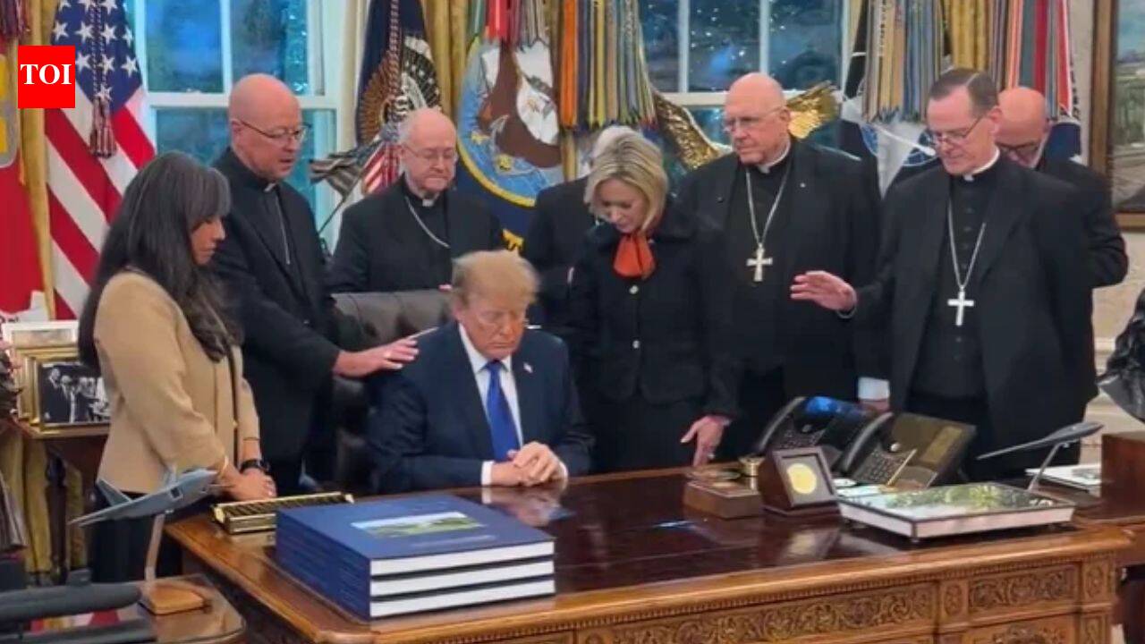 White House defends Trump after archbishop apologises over ‘manipulated’ prayer moment ahead of midterms