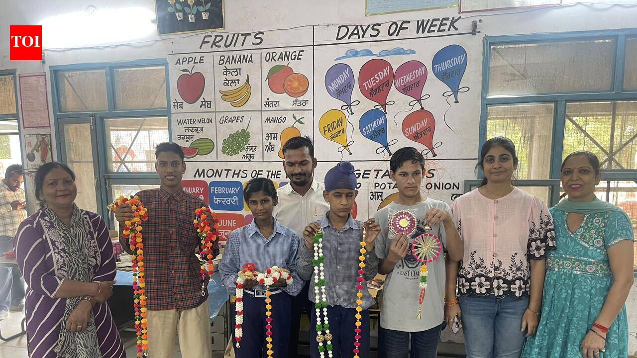 Special students turn artisans ahead of Diwali
