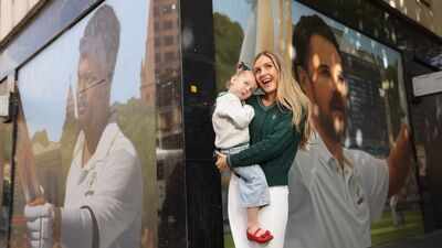 Travis Head and Alex Carey mural unveiled in Adelaide ahead of Christmas Test