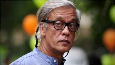 'Extremely disappointing': Sudhir Mishra SLAMS airline after luggage with medicines and essentials is left behind in Delhi