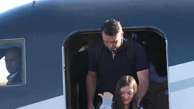Flavio Bolsonaro lands in Miami after leaving Brazil following election defeat to Lula