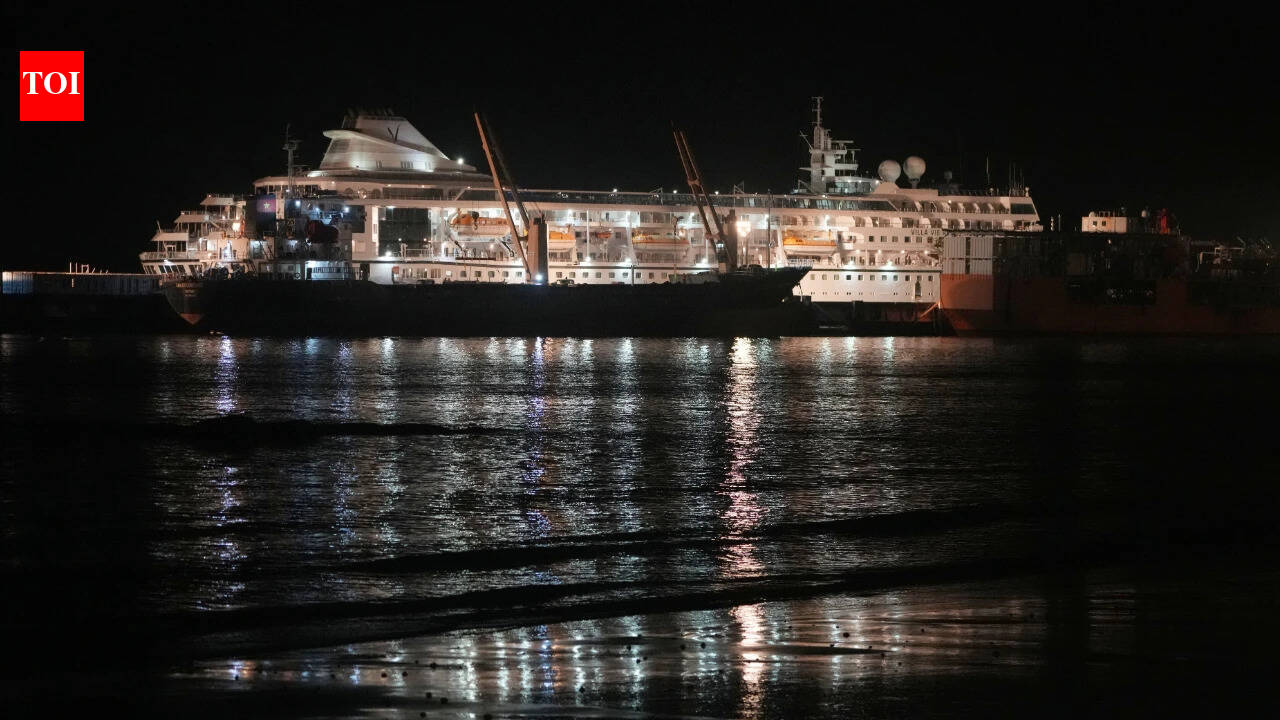 $8,000 monthly fuel bills force US luxury cruise to halt world voyage, leaving 200 stranded