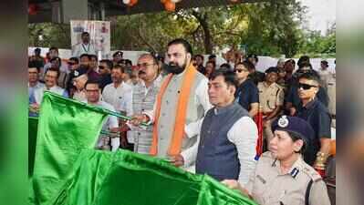 CM flags off train carrying 1,100 from Bihar’s Maoist-free districts to Statue of Unity
