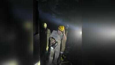 Massive fire breaks out at jewellery showroom; thick smoke triggers panic, no casualties reported