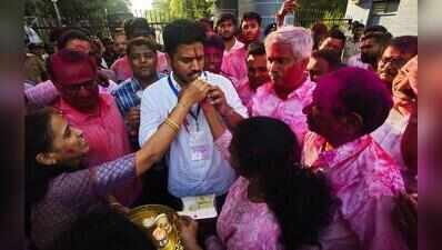 Mahayuti & MVA win 2 seats each in MLC polls; Nagpur down to the wire