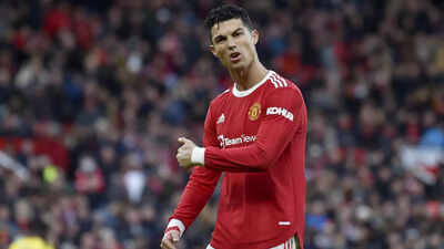 Cristiano Ronaldo beats Lionel Messi to win inaugural BOAT award for 2008 Manchester United season