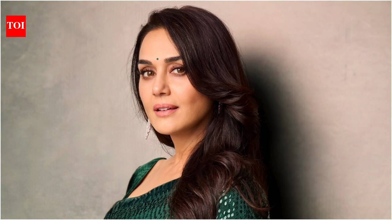 Preity Zinta's Karwa Chauth; actor jokes moon is missing