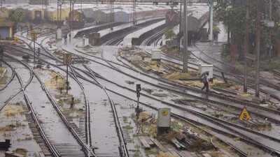 Cyclone Arnab disrupts Howrah-Chennai route in Odisha; 9 trains cancelled, 14 diverted after Bahuda river crosses danger mark at 2 bridges