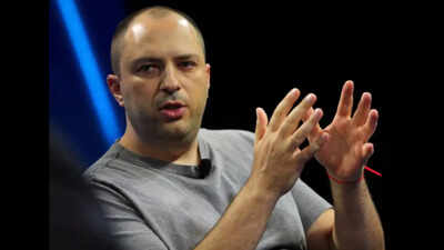 WhatsApp co-founder Jan Koum donated $36 million to help establish a Los Angeles school campus; on October 25, the new campus opened for grades 9–12, bringing the school's total footprint to 28 acres