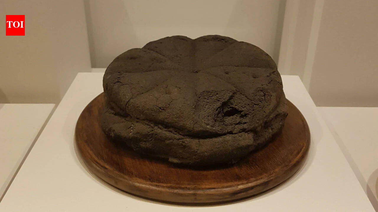 2,000-year-old Roman bread found inside oven after Mount Vesuvius volcanic eruption