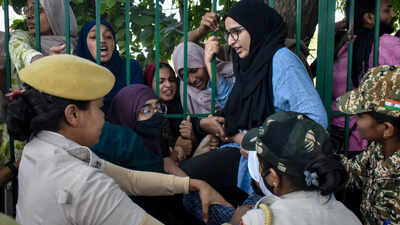 Jamia hostel resident show-caused for taking emergency leave, joining student union protest