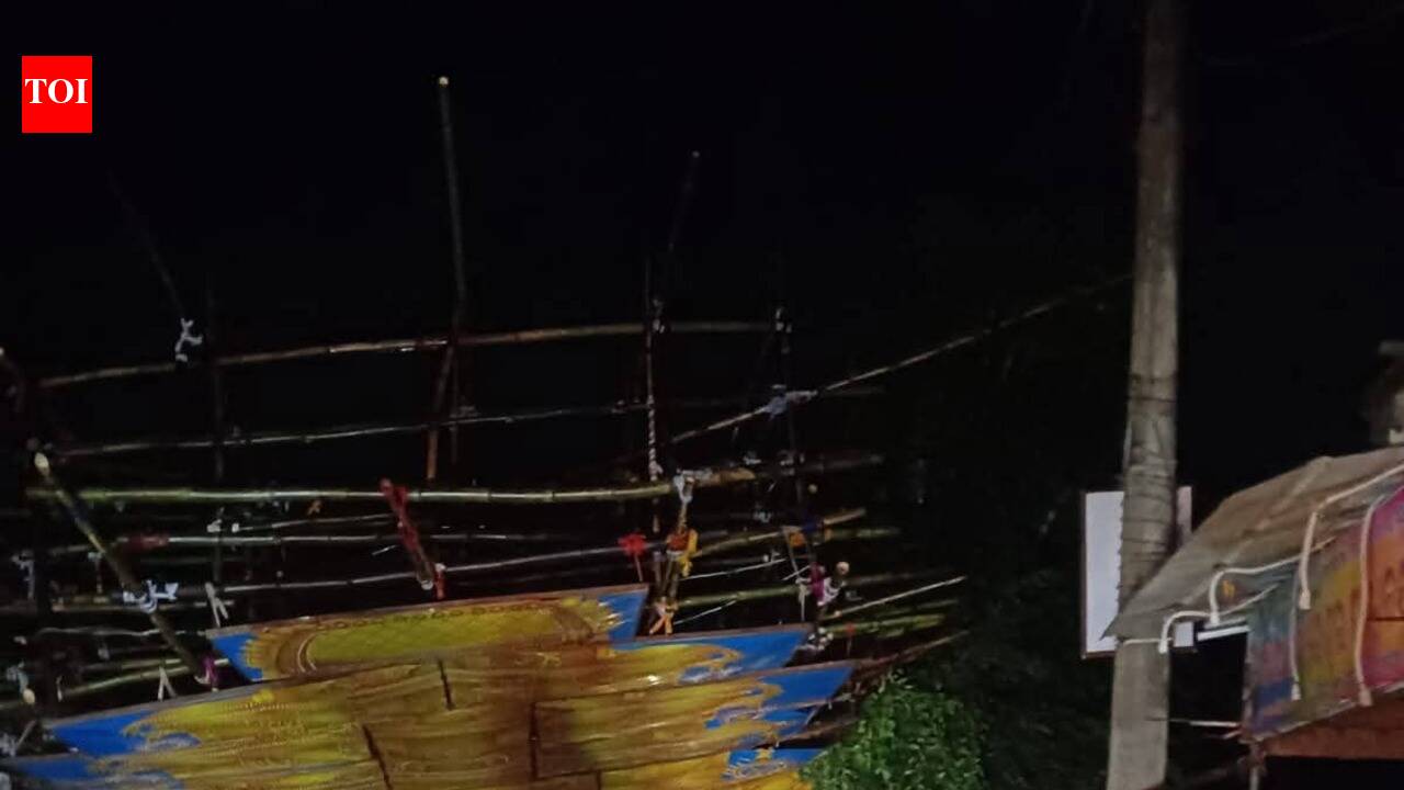 Rain dampens Gajalaxmi Puja spirit, pandal collapses in Kendrapada ...
