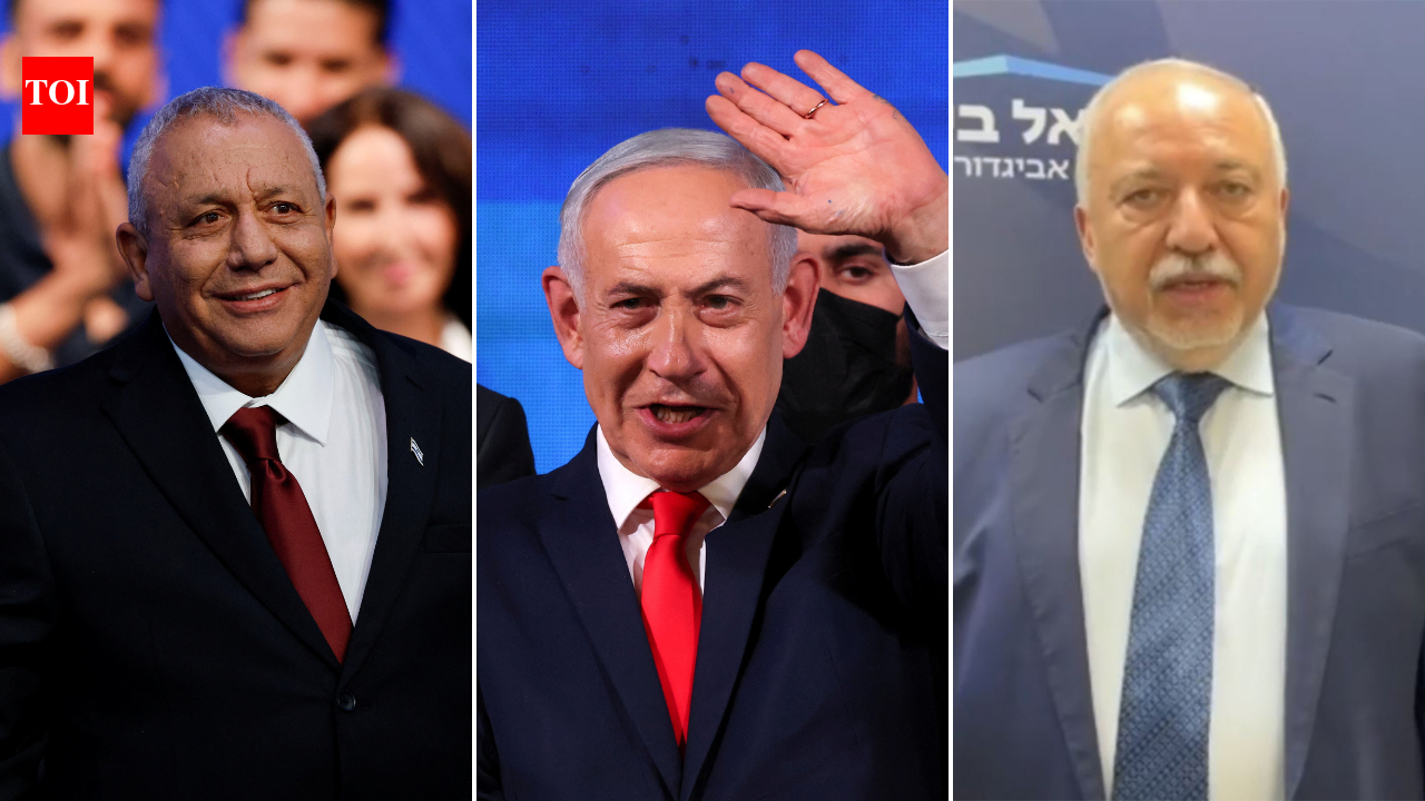 Netanyahu's unity government gambit: Can he lure Eisenkot from opposition?