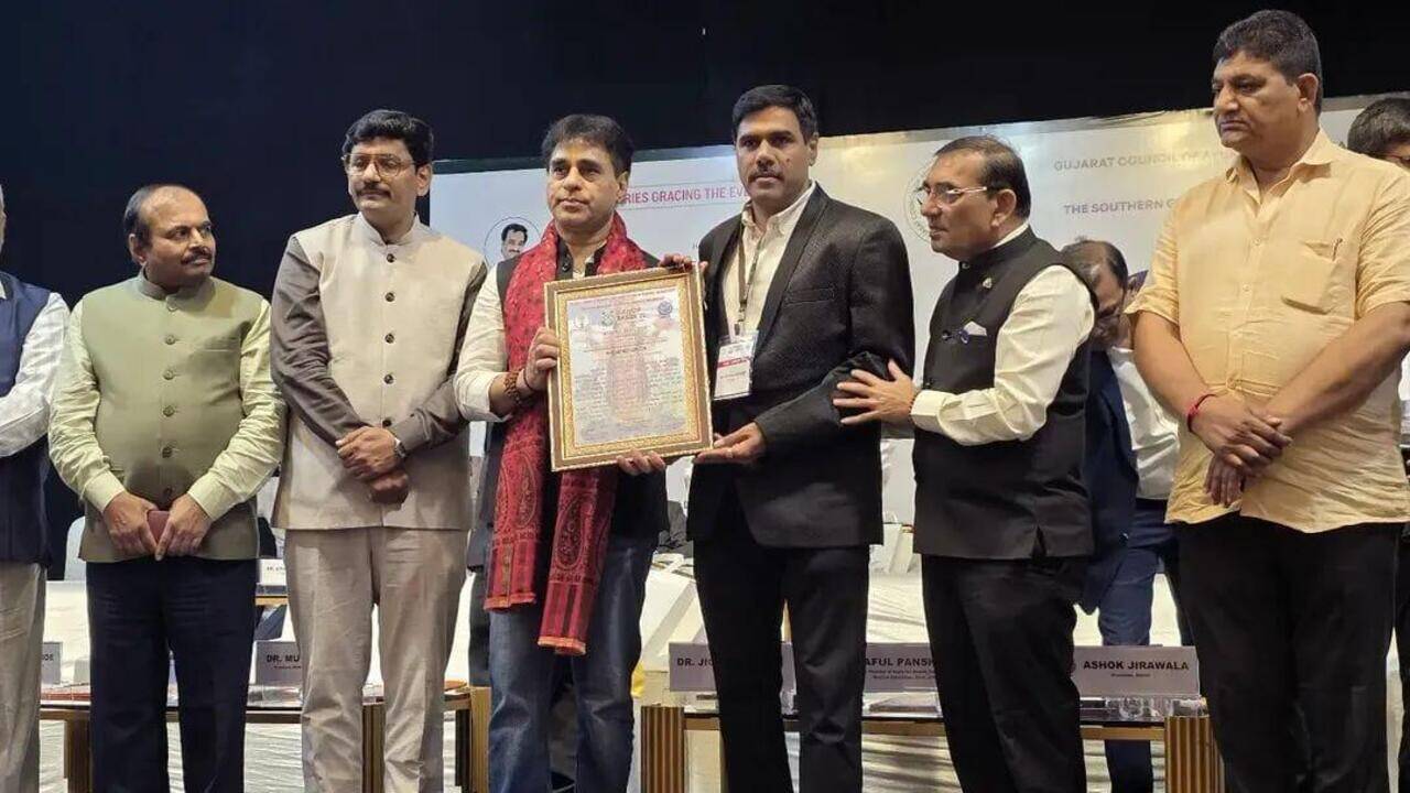 Outrage in Surat After Fake Doctor Receives Ayurveda Award