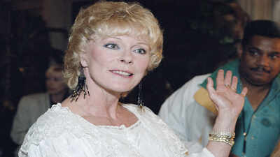 Elke Sommer, German-born star of 'A Shot in the Dark' and 'Pink Panther' fame, passes away at 85
