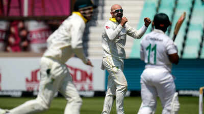 Australia tighten grip on Day 3 as Nathan Lyon removes Temba Bavuma in dramatic final moments