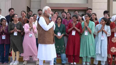 'Modi nahi jayenge' slogan raised at PM's Gujarat event; Congress retorts, 'you wish!'