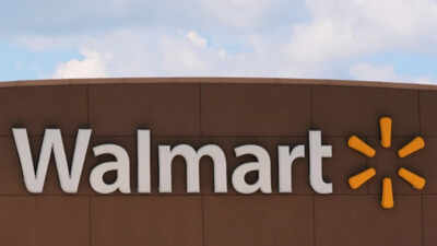 A Georgia shopper won $975,000 over a fall at Walmart in 2020, but her lawyer compared pain damages with an expert's $8,000 daily fee; on October 29, an appeals court overturned the verdict and ordered a new trial