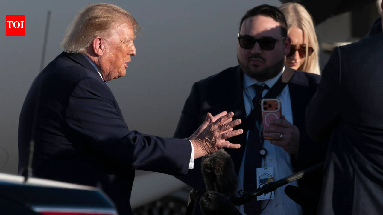 Trump gives reporter fitness lecture as MAGA loses shape