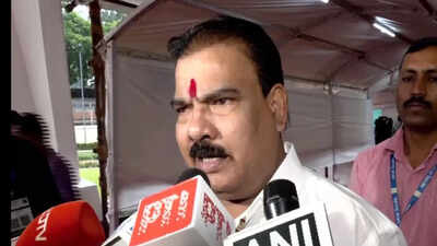 'Don't go to their funerals': Sena MLA makes shocking remark on farmers' suicide, later clarifies