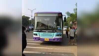 MTC asks conductors to help passengers check NCMC card balance