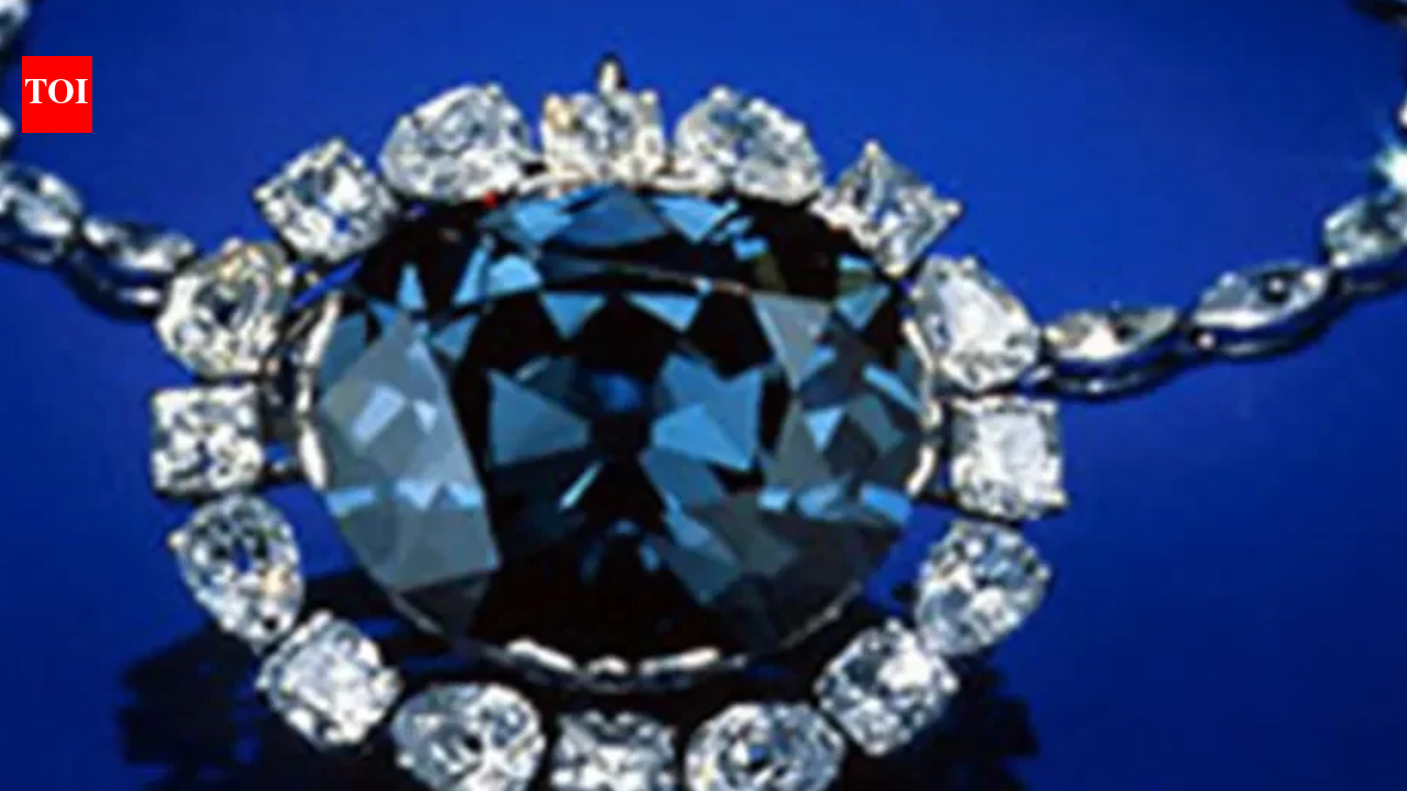 Hope Diamond Mailed To Museum: Harry Winston posts $1 million gem; plain parcel reshapes its legacy