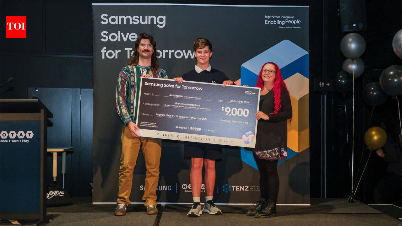 NZ schoolboy builds tool to help people who struggle to speak join conversations
