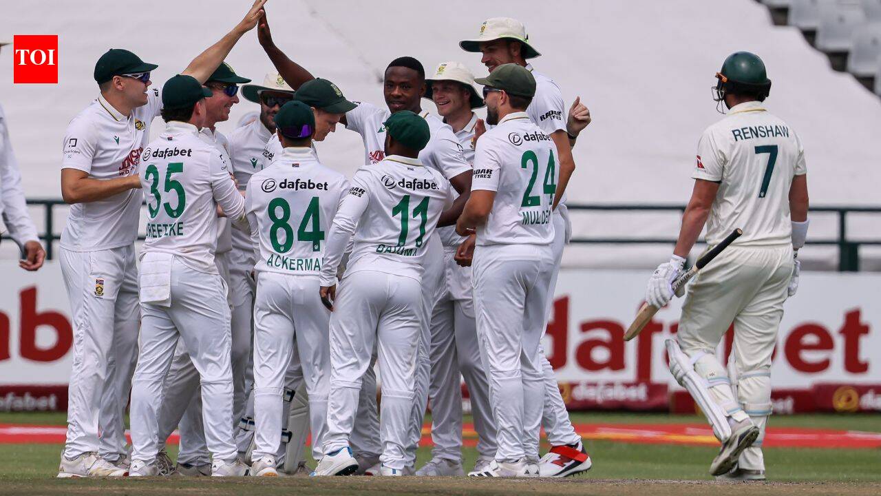 Australia hammered by Harmer in Cape Town as South Africa take series 2-1