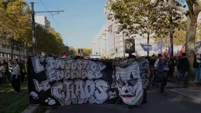 Tear gas, water cannon, clashes: France hit by third weekend of protests