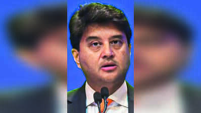 Scindia accuses Congress of fighting for chair