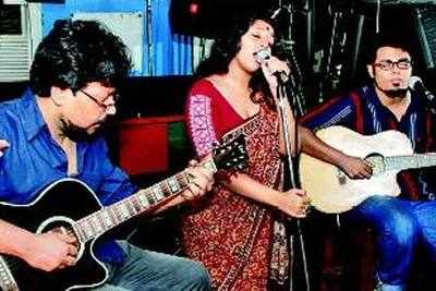 Fiddlers Green and folk artist Dipannita Acharya perform at a musical event held at The Basement, Hotel Samilton in Kolkata