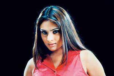 Divya says knot yet! | Tamil Movie News - Times of India