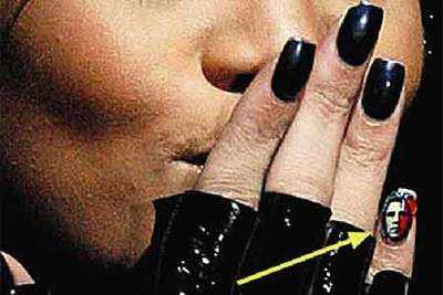 Nail lacquer, the new pick-me-up for women