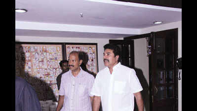 Mammootty turned up as chief guest for Mohanlal at the audio launch in Kochi