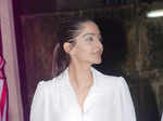 Sonam, Punit watch 'Gangs of Wasseypur'