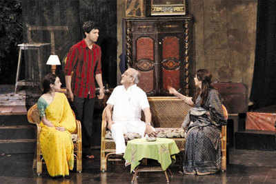 Theatre fest in the city kicked off with the Hindi play Aadhe Adhure in Kochi