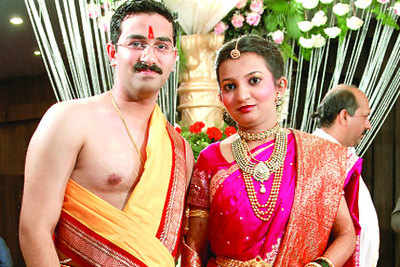 Nitin Gadkari's son Sarang's grand wedding in traditional Maharashtrian style