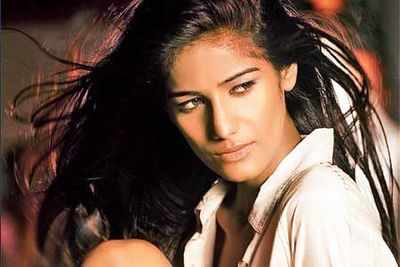 Poonam Pandey dares God particle scientists to find G-spot!