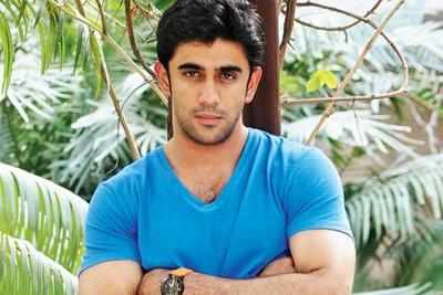 Amit Sadh makes a career away from his girlfriend