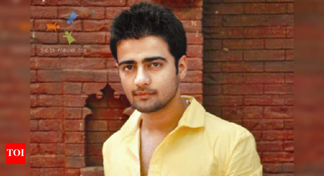 Reel character rescues Manish - Times of India