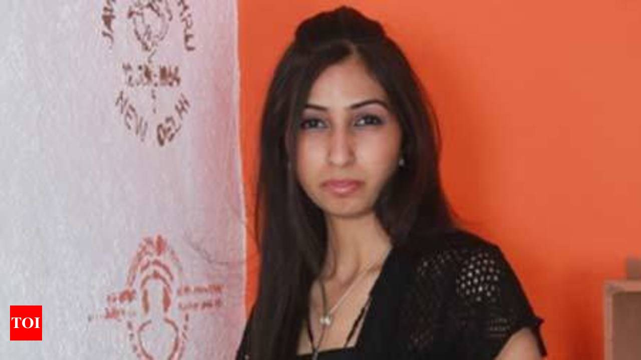 Two undergraduates to debut at LFW 2012 - Times of India