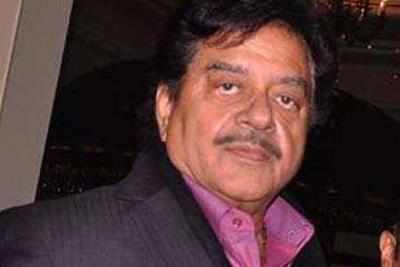 Shatrughan Sinha to stay in hospital for few days