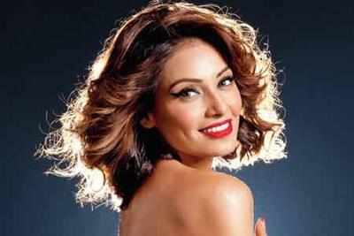 Bipasha to strengthen her relationship with Salman, Shahid