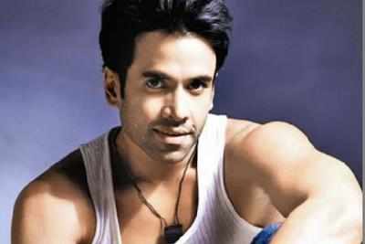 Audience no more hesitant to watch adult comedies: Tusshar